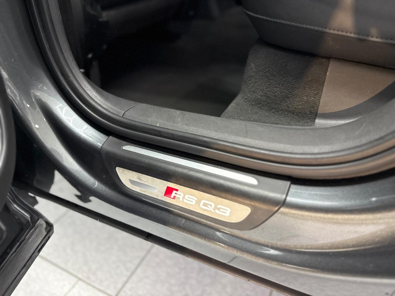 Audi Q3 RS 2.5 TFSI quattro S tronic