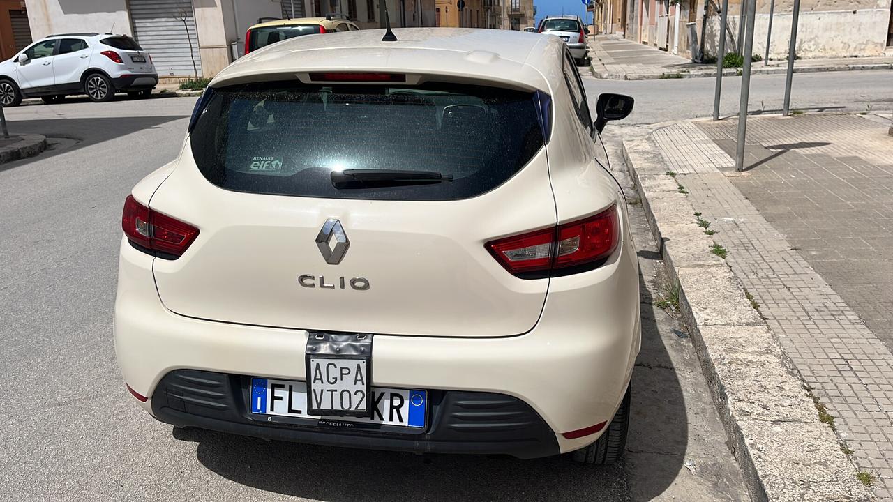 Renault Clio 1.2 75 CV 5 porte Duel