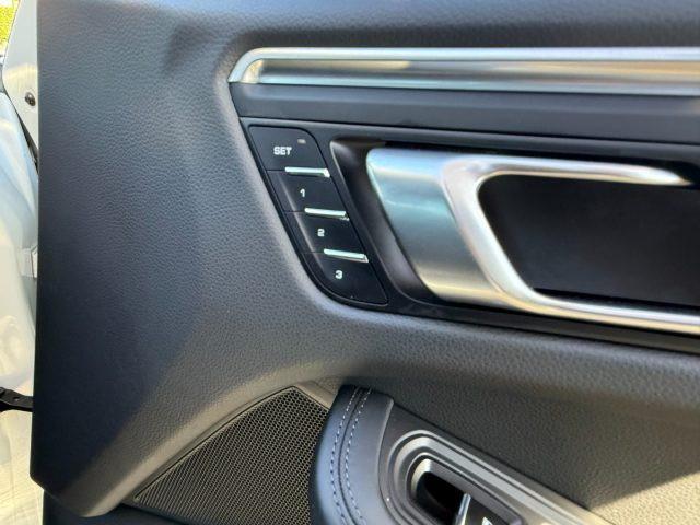 PORSCHE Macan 2.0 T IVA ESPOSTA