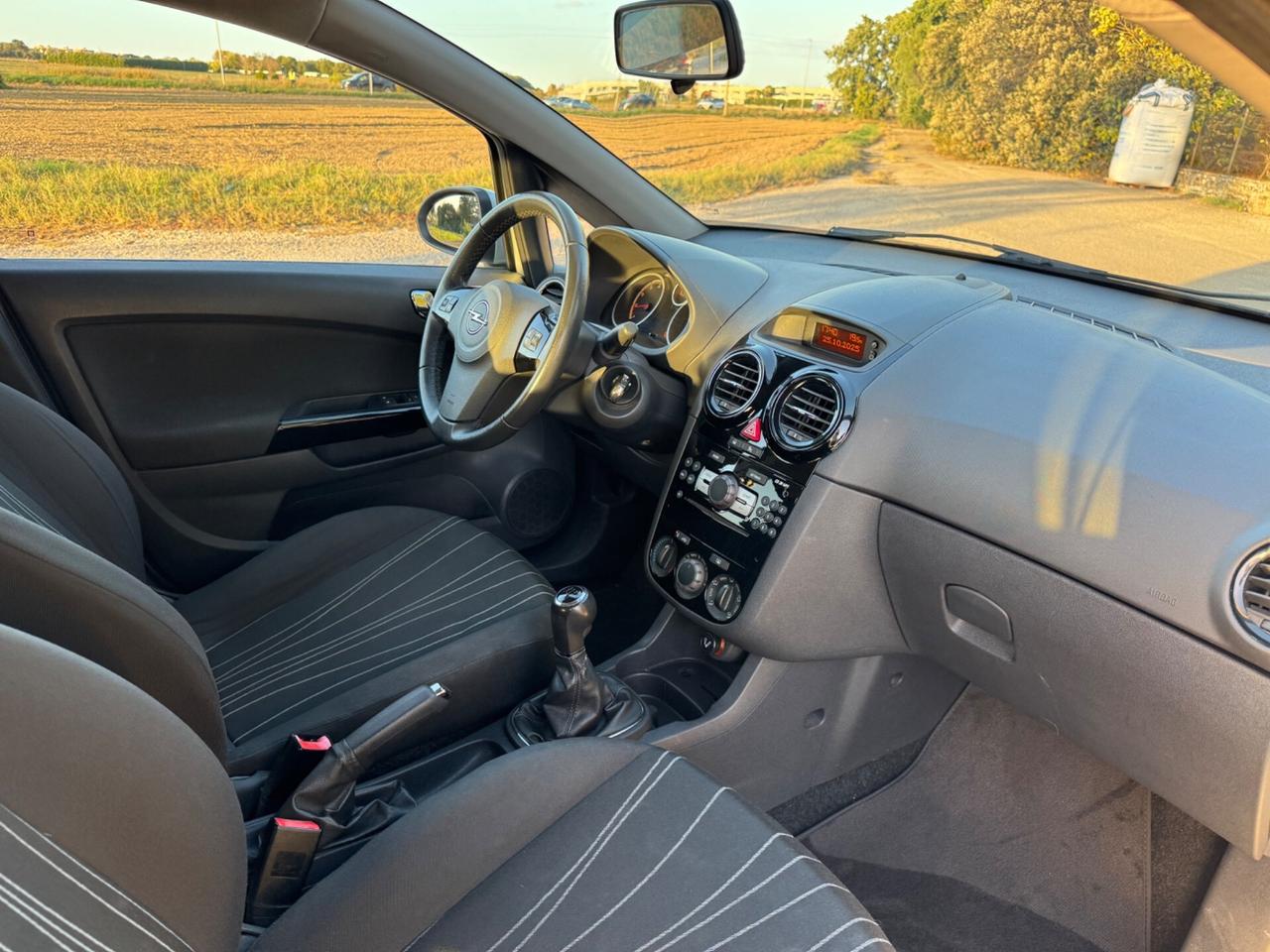 Opel Corsa 1.2 5 porte Cosmo