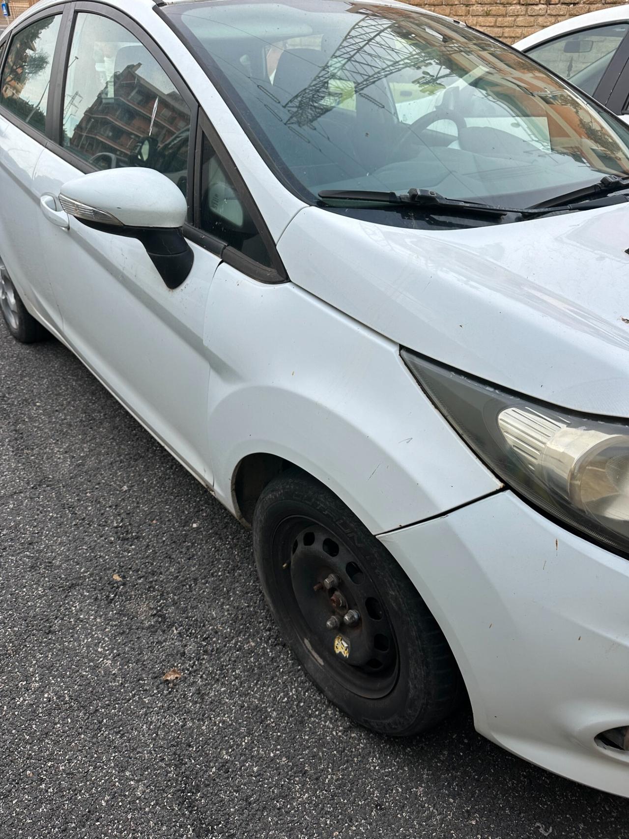 Ford Fiesta 1.4 5 porte Bz.- GPL Titanium