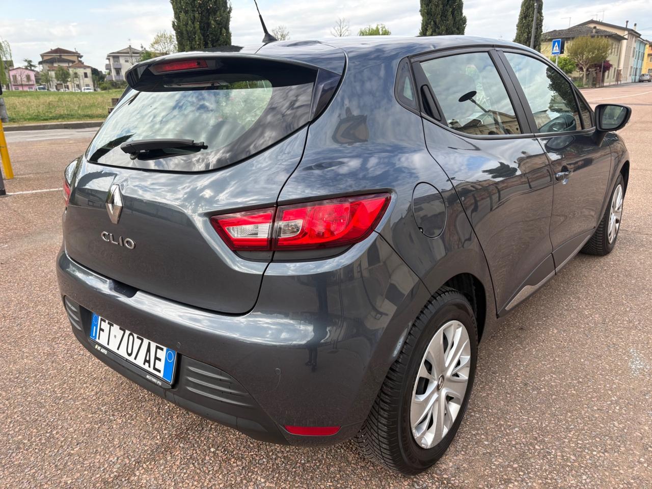 Renault Clio .900..benzina/ GPL anno 2018 km 130