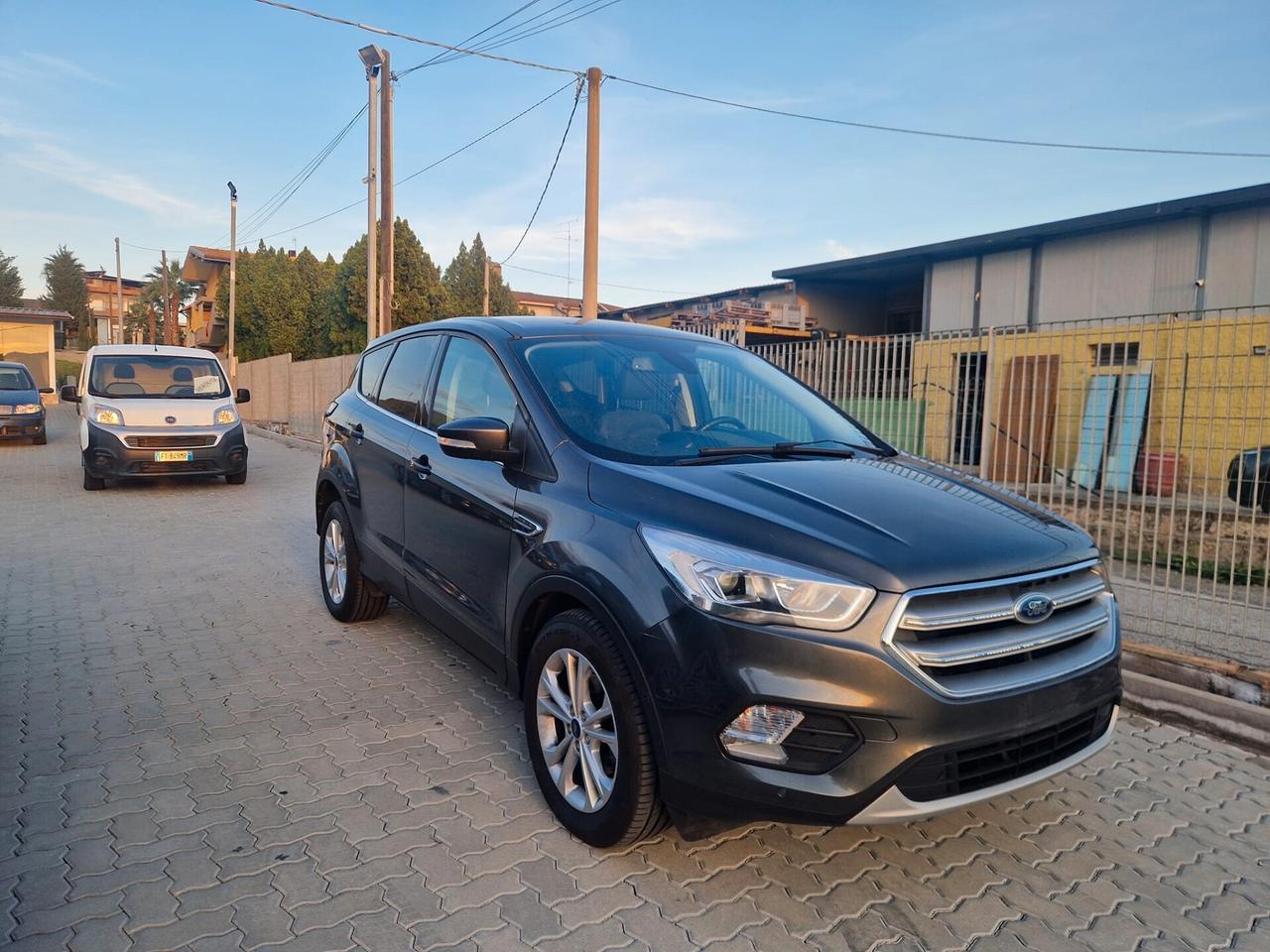 Ford Kuga 1.5 TDCI 120 CV S&S Powershift Edition