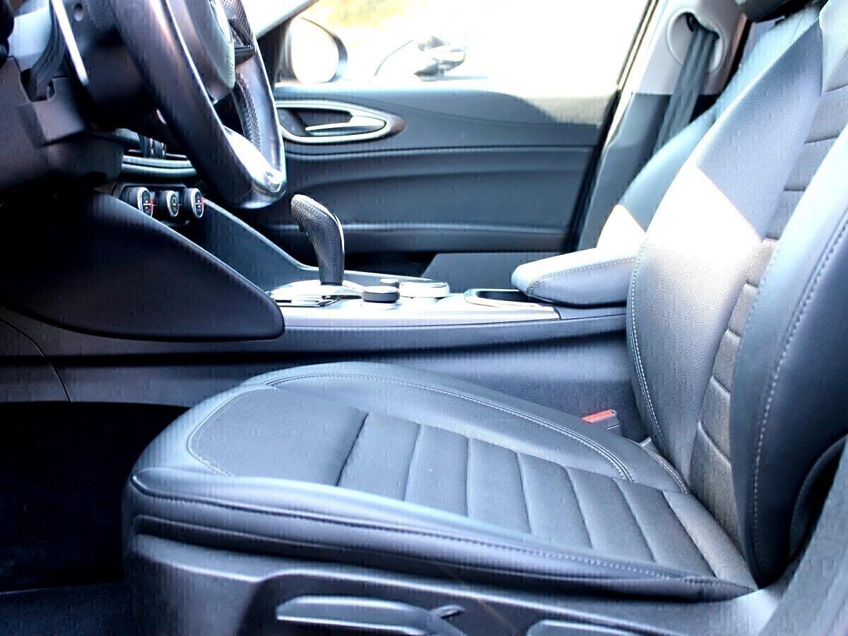 Alfa Romeo Giulia 190cv Sprint PadF1 Navi Cam UNIPRO IVA DEDUCIB