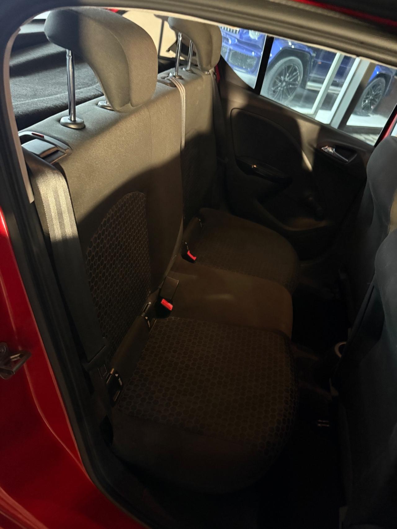 Opel Corsa 1.2 5 porte b-Color