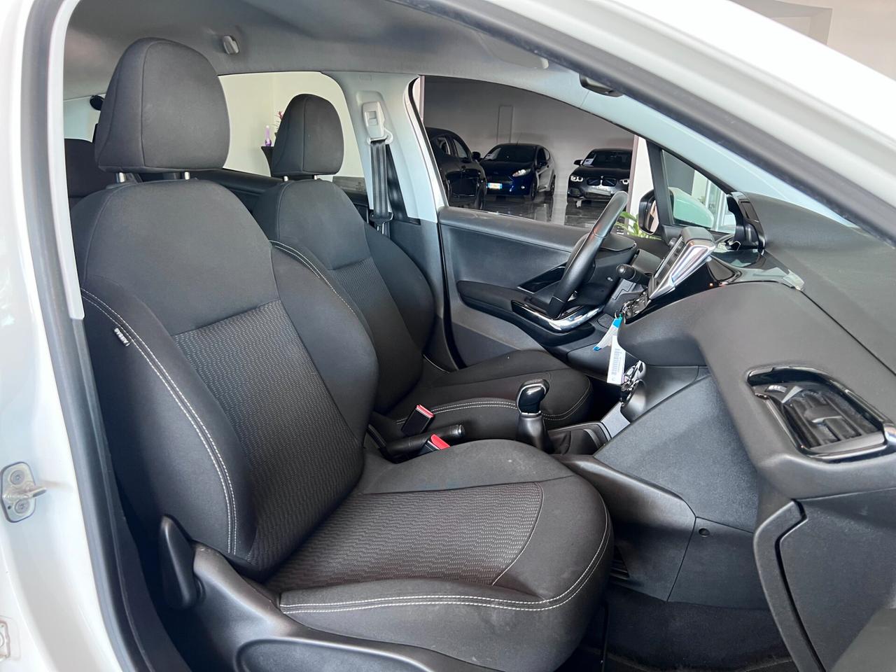 Peugeot 208 PureTech 82 5 porte Access