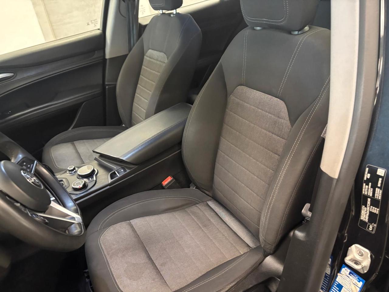 Alfa Romeo Stelvio 2.2 Turbodiesel 180 CV AT8 RWD Business