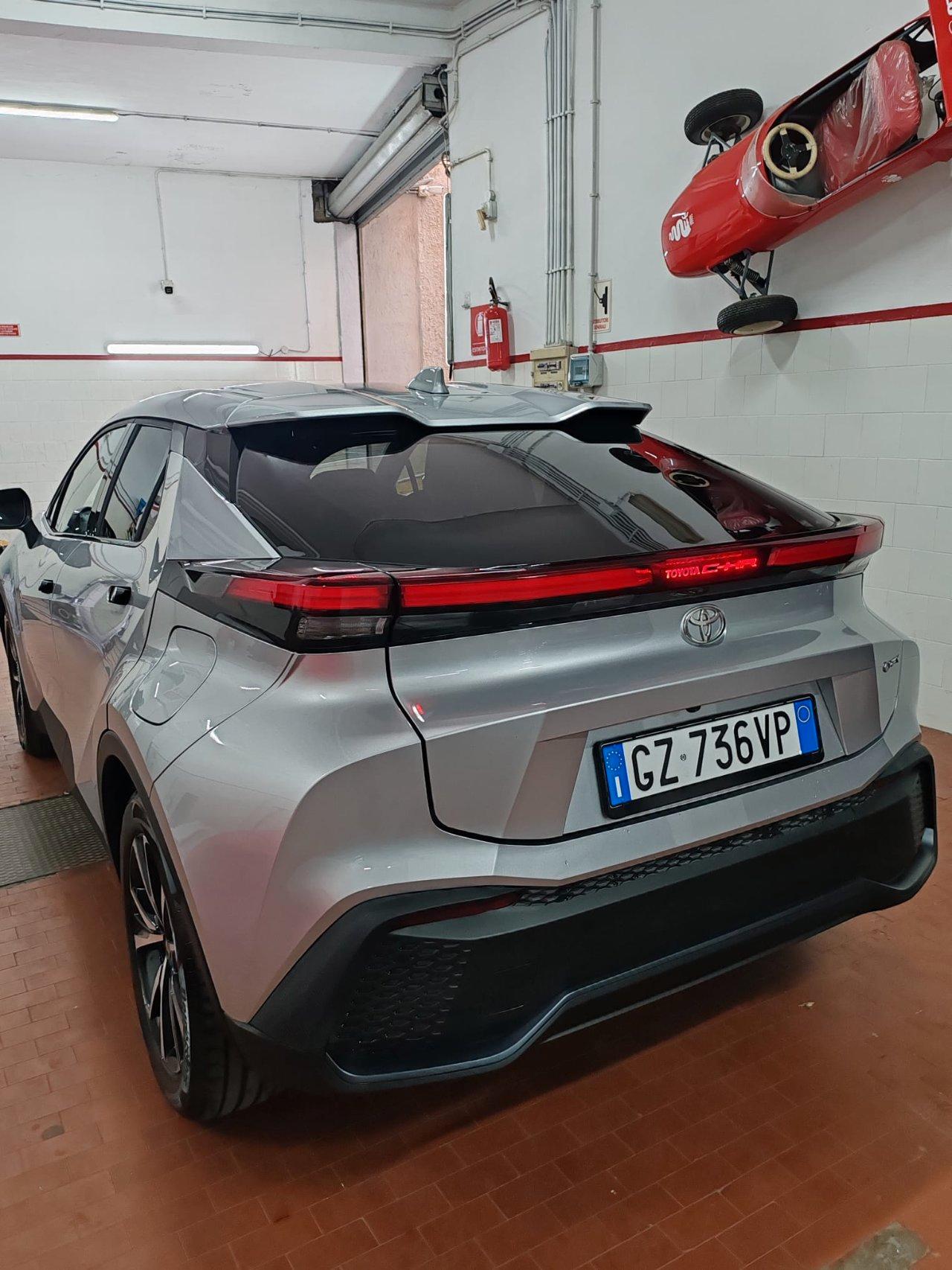 Toyota C-HR 1.8 hev Trend fwd e-cvt
