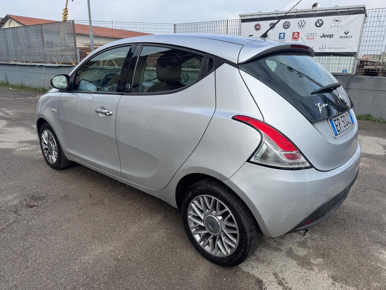 Lancia Ypsilon 1.2 69 CV 5 porte GPL Ecochic Silver