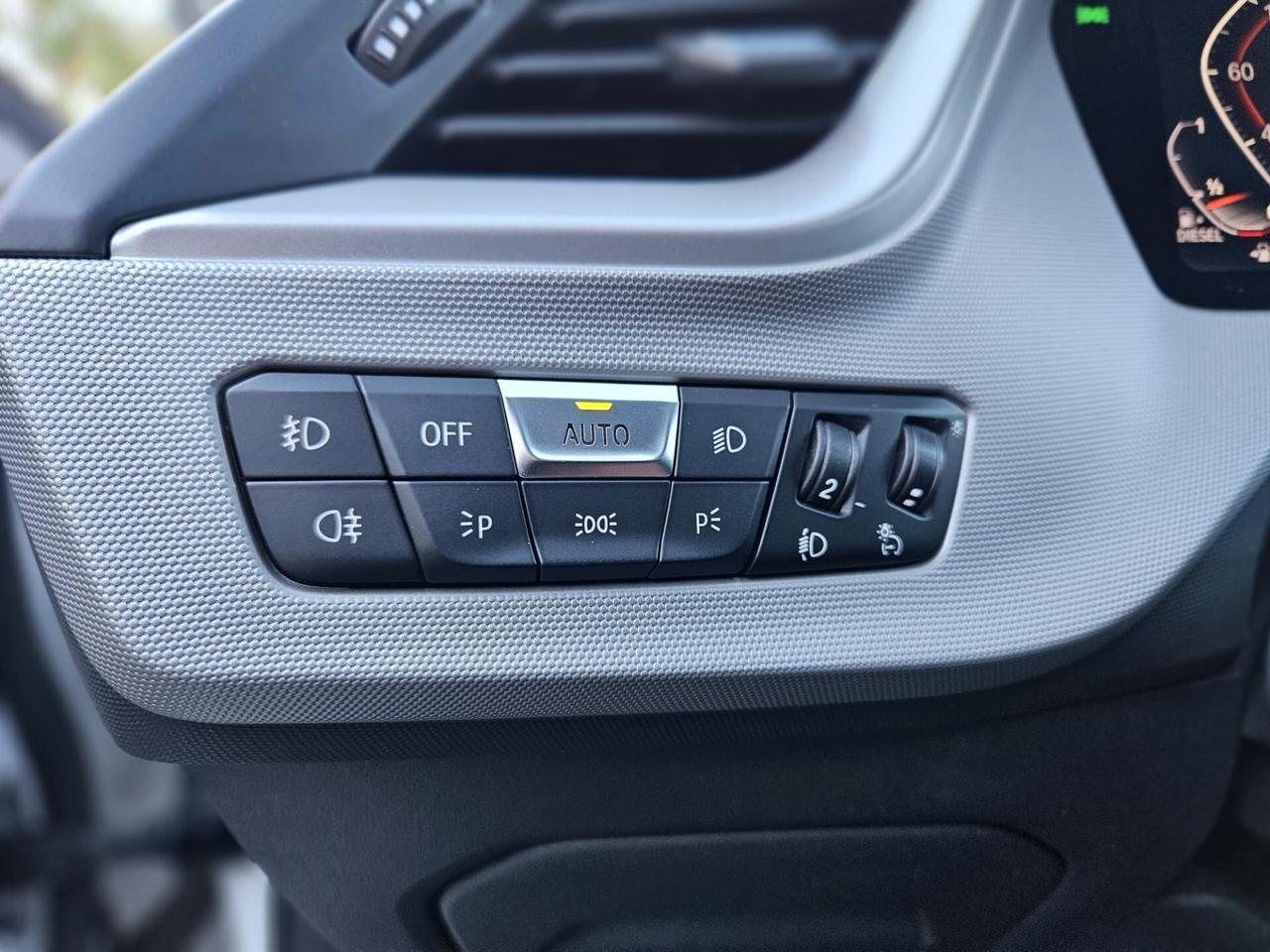 Bmw 118 118d 5p. Business Advantage