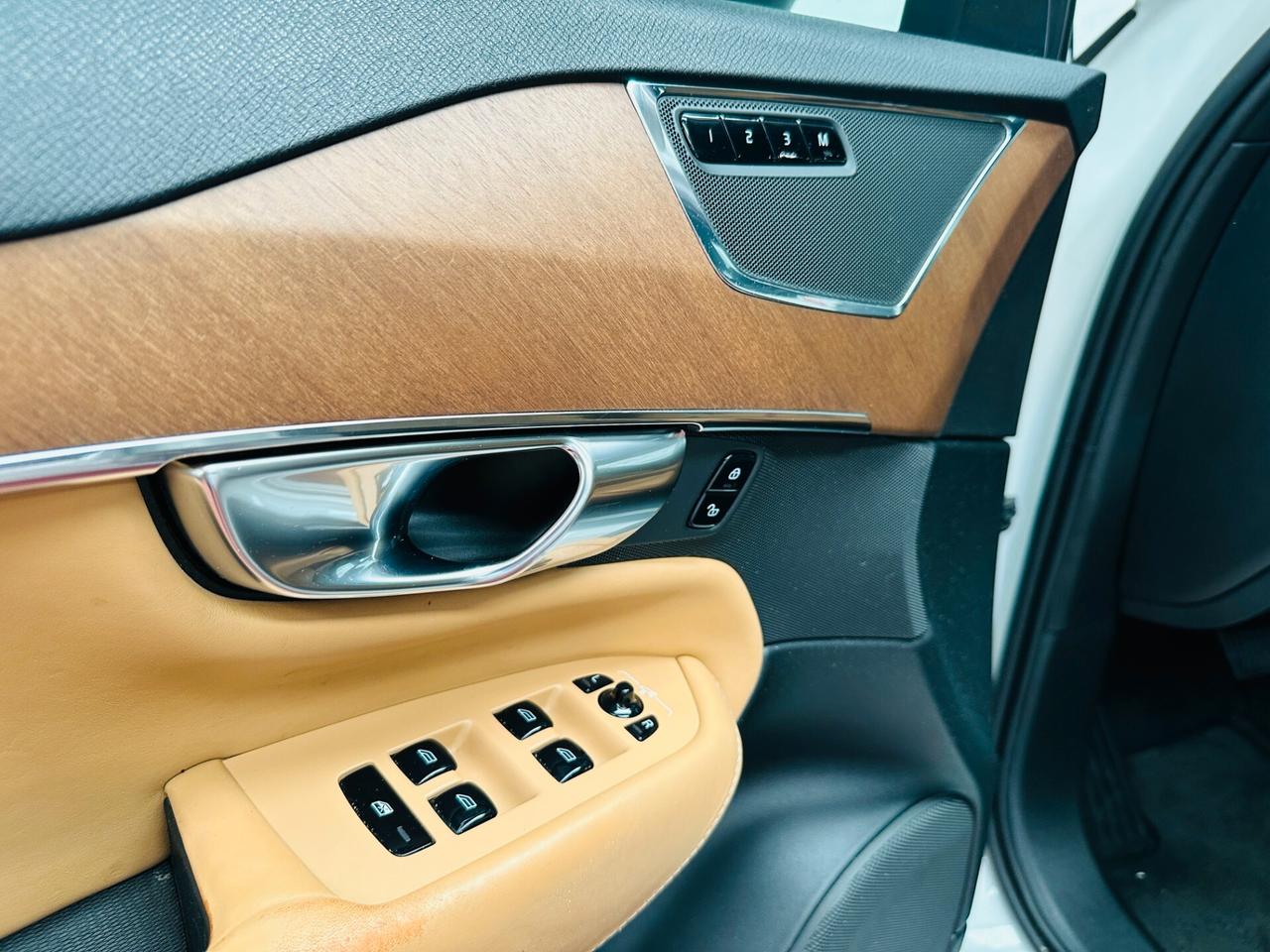 Volvo XC90 D5 AWD MY18 Geartronic 7 posti Inscription