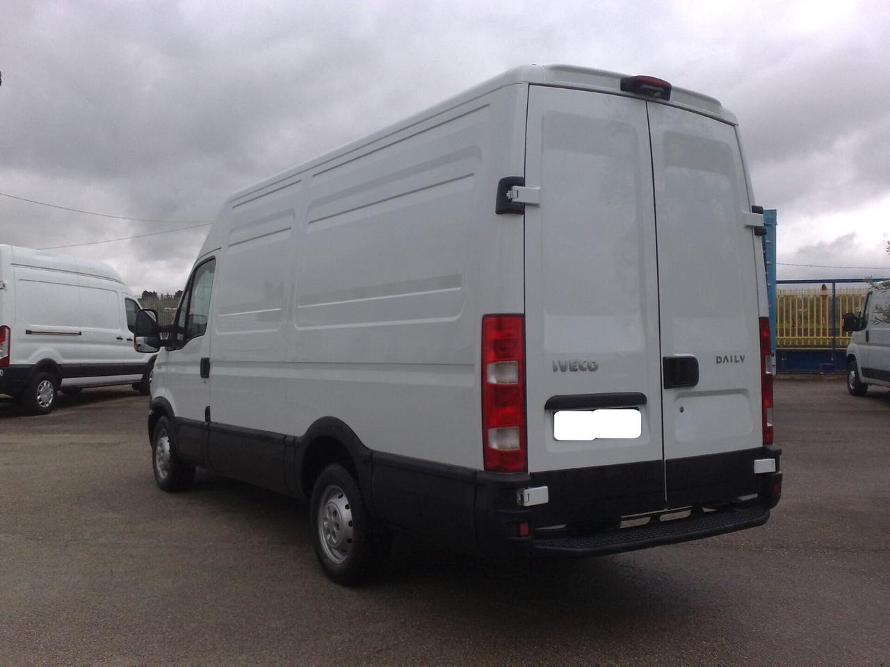 Iveco Daily 35s21 3000cc FURGONE DI SERIE - 2014