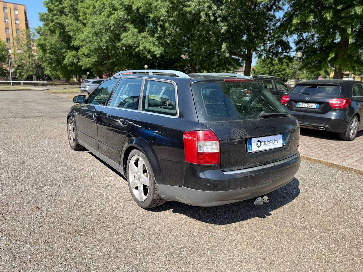 Audi A4 Avant 2.5 V6 tdi 163cv