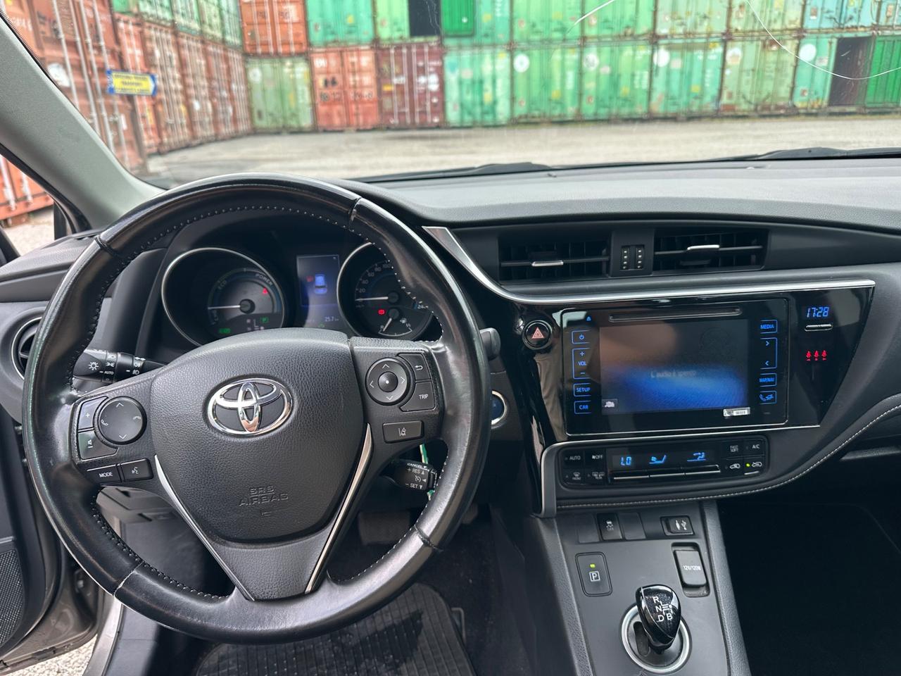 Toyota Auris 1.8 Hybrid Lounge ibrida leggi bene