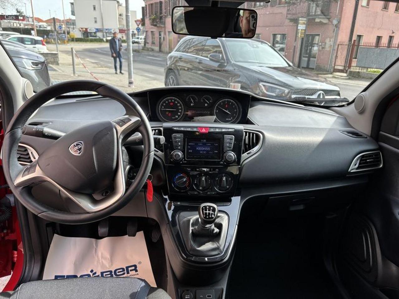 Lancia Ypsilon 1.0 FireFly 5 porte S&S Hybrid Ecochic Gold