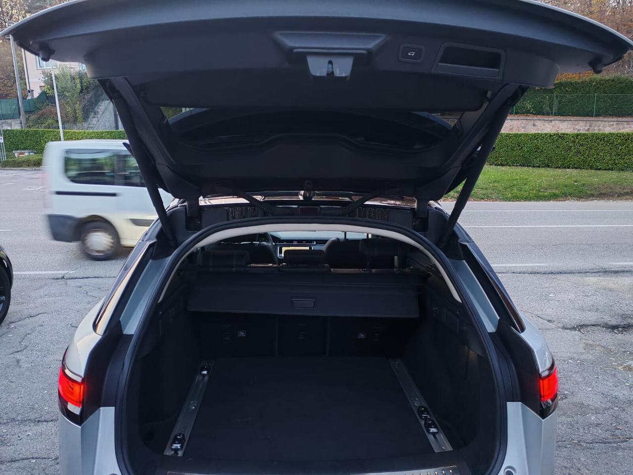 Land Rover Range Velar 2.0D I4 180 CV SE