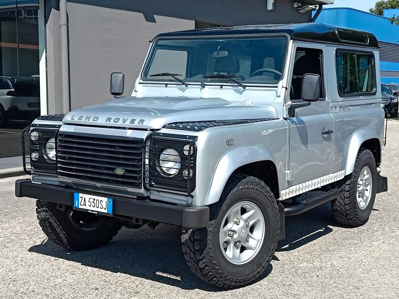 Land Rover Defender 90 2.4 TD4 Station Wagon SE