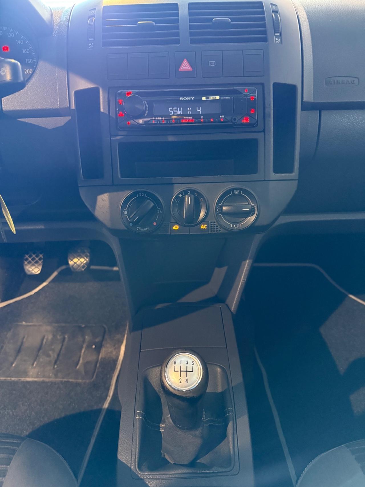 Volkswagen Polo 1.2- 110 mila km - NEOPATENTATI