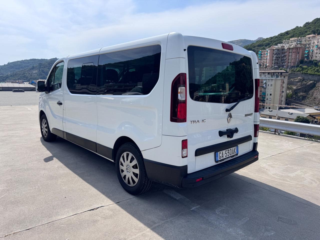 Renault Trafic T29 2.0 DCI EU6 PASSO LUNGO 9p +IVA
