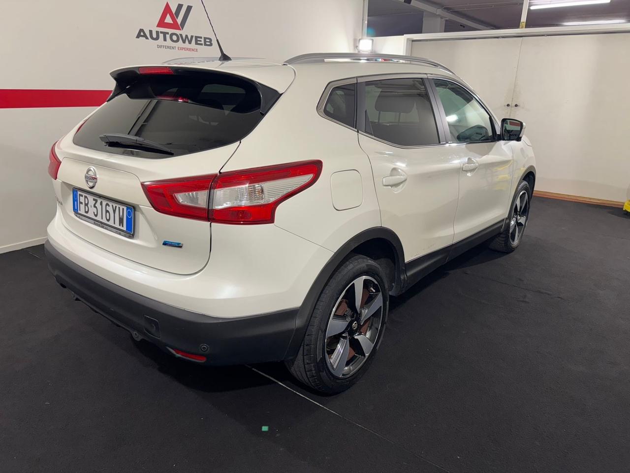 Nissan Qashqai 1.5 dCi Tekna * TELACAMERA 360 * TETTO PANORAMICO*