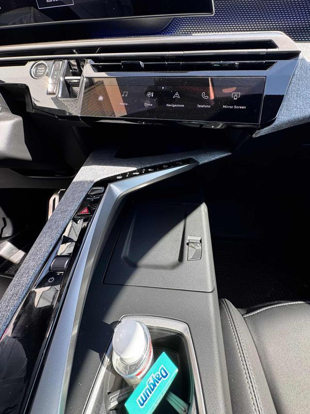 PEUGEOT 3008 Hybrid 136 e-DCS6 GT