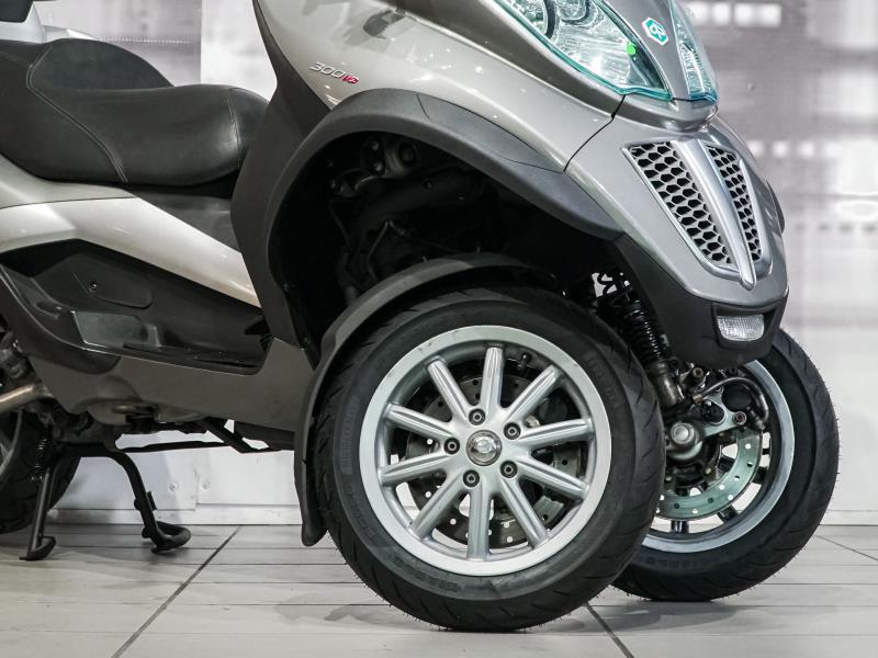 Piaggio MP3 300 LT