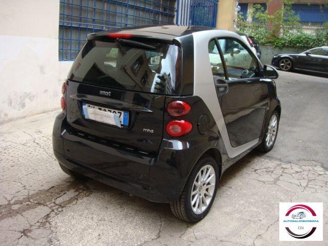 SMART - Fortwo - 1000 52 kW MHD coupé passion