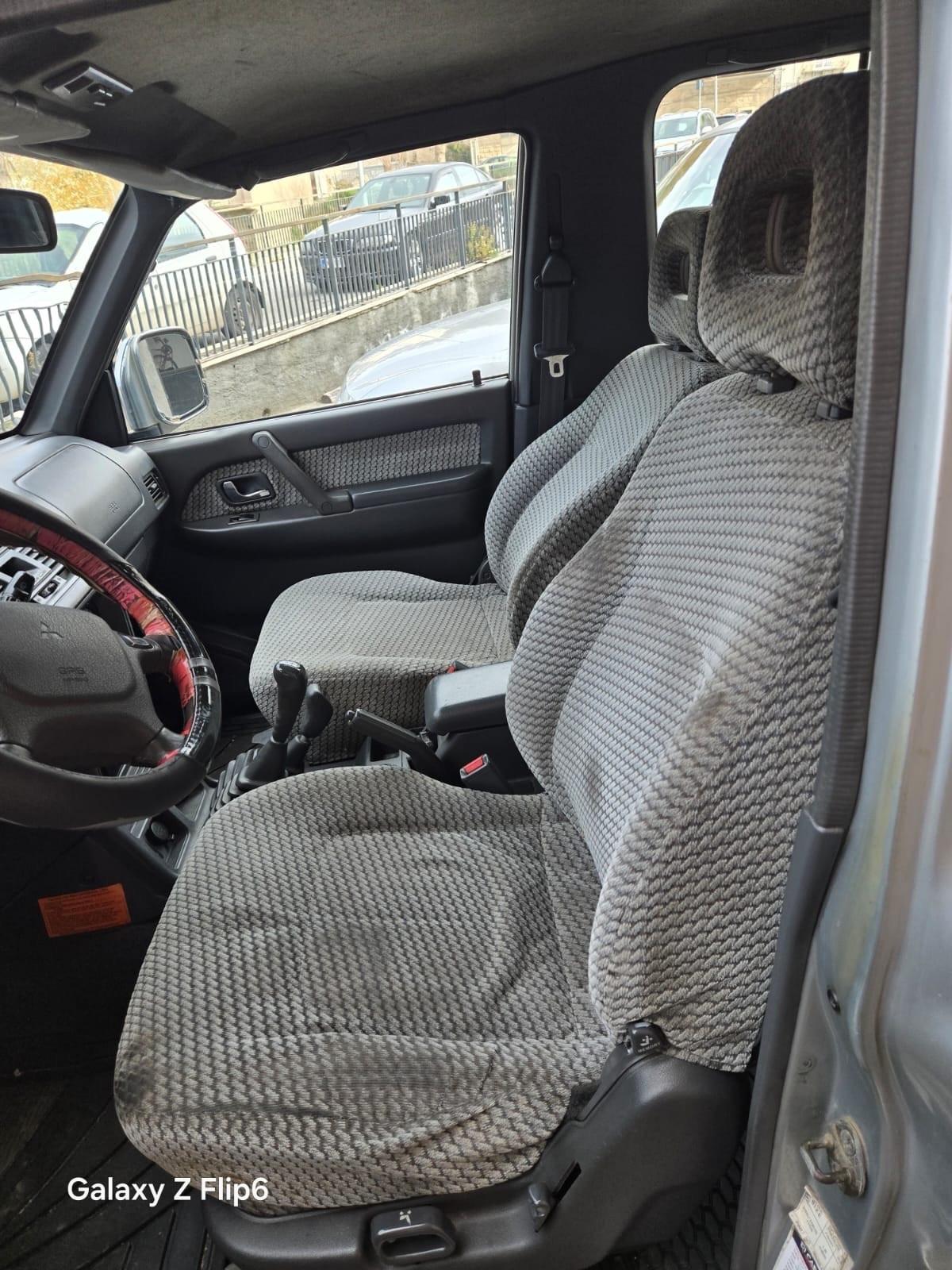 Mitsubishi Pajero 2.5 TDI Metal-top S.S. GLS Focus