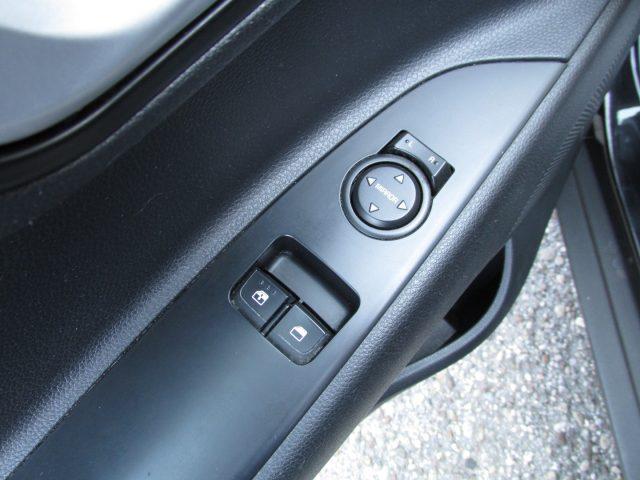 KIA Stonic 1.6 CRDi 110cv Urban -BiColor-Ok NEOPAT.- EURO 6/B