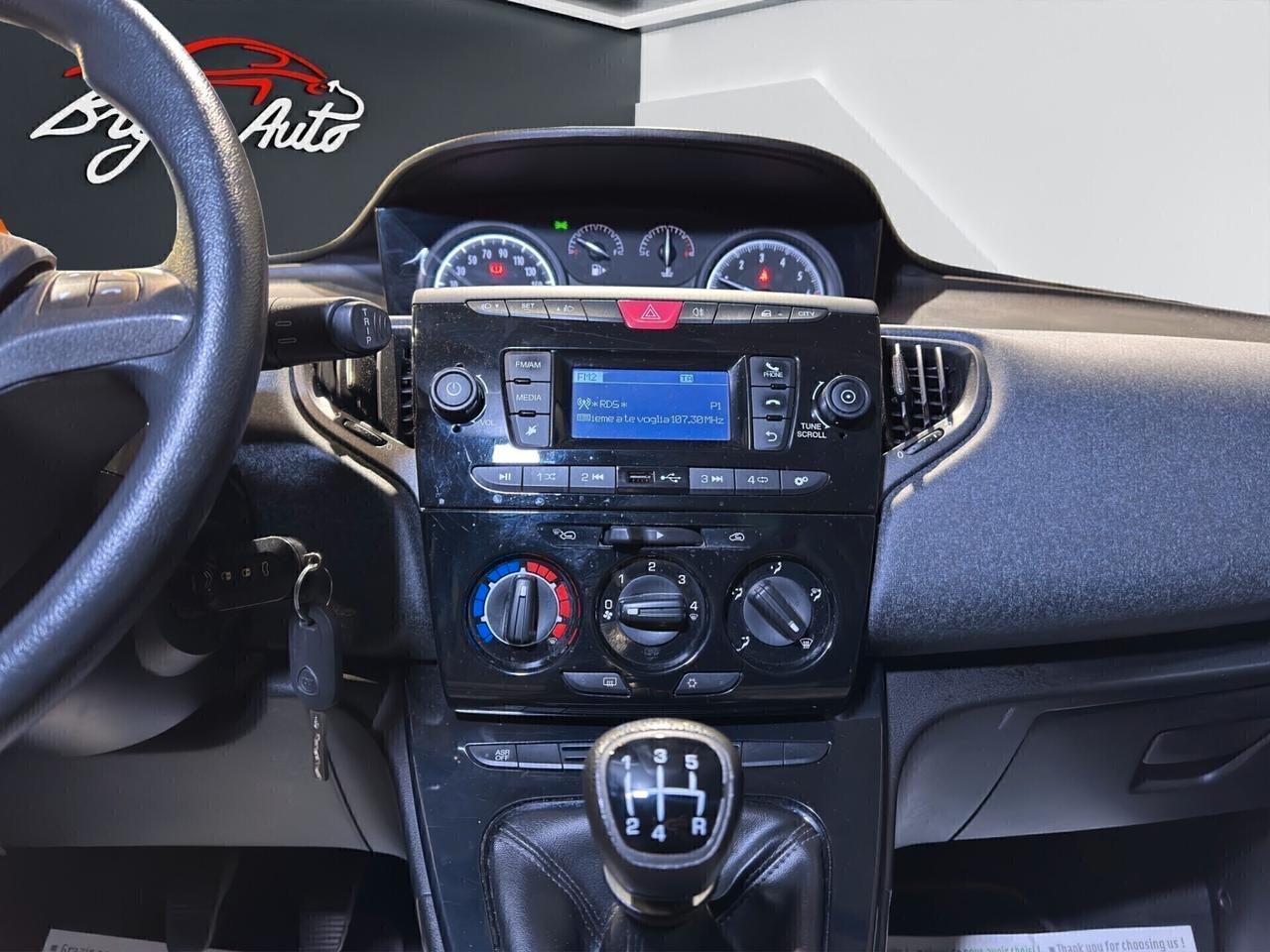 Lancia Ypsilon 1.2 69 CV 5 porte Elefantino