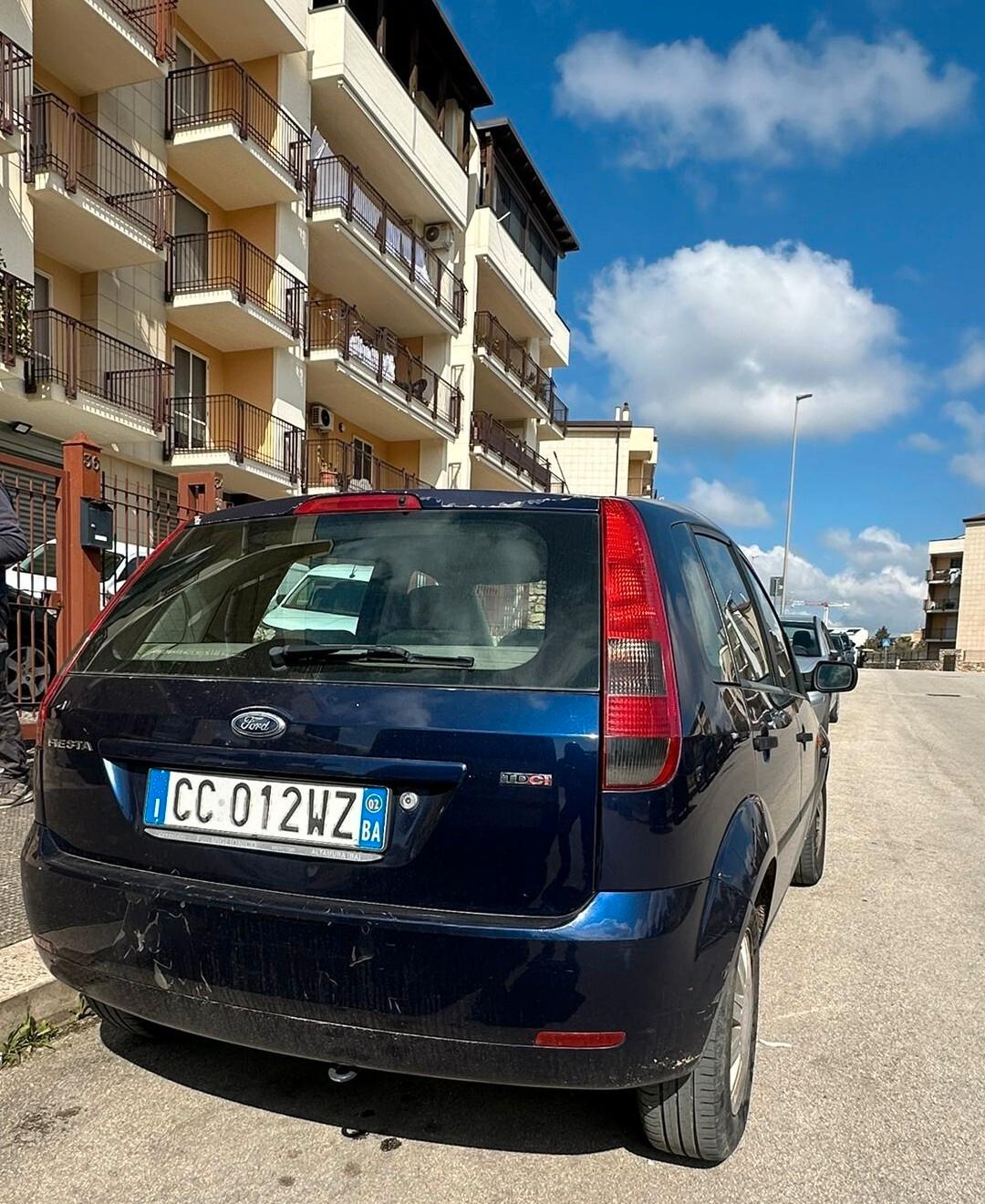 FORD FIESTA 1.4 DIESEL 68CV AUTO IDEALE PER NEO PATENTATI