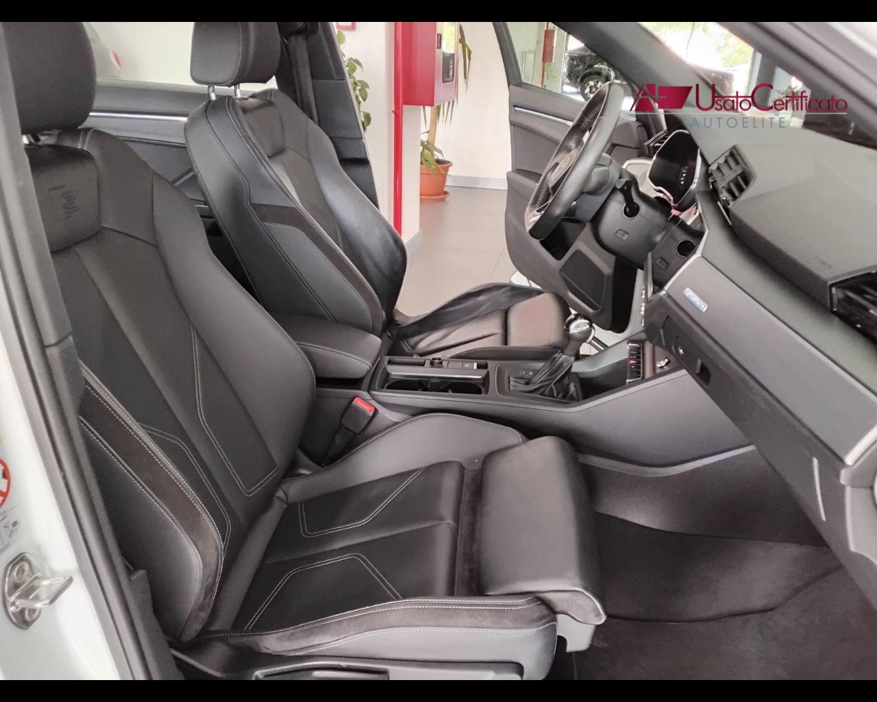 AUDI Q3 40 TDI quattro S tronic Business Advanced