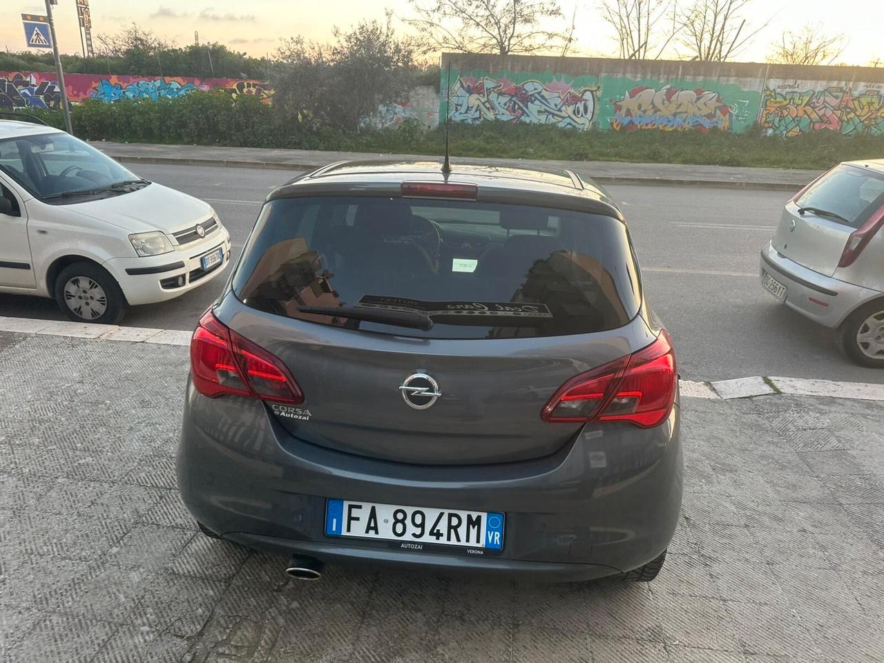 Opel Corsa 1.2 Coupé b-Color