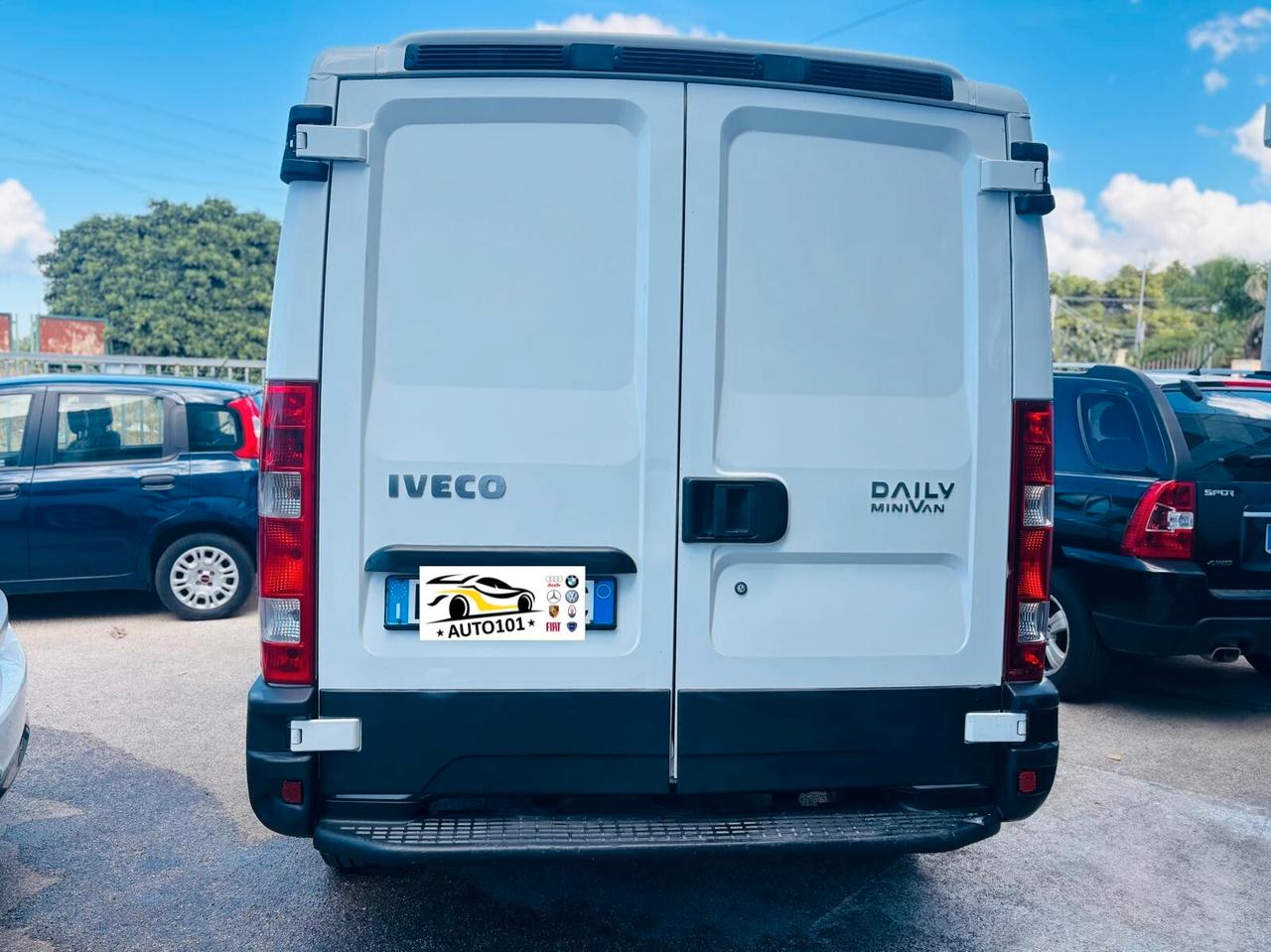 IVECO DAILY MINI VAN
