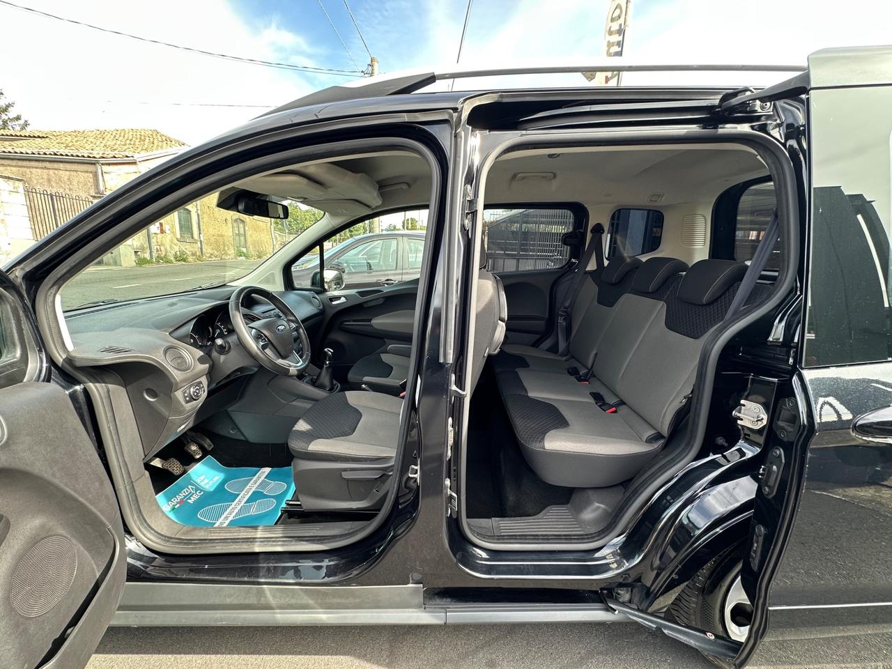 Ford Tourneo Courier 1.5 TDCI 75 CV Titanium