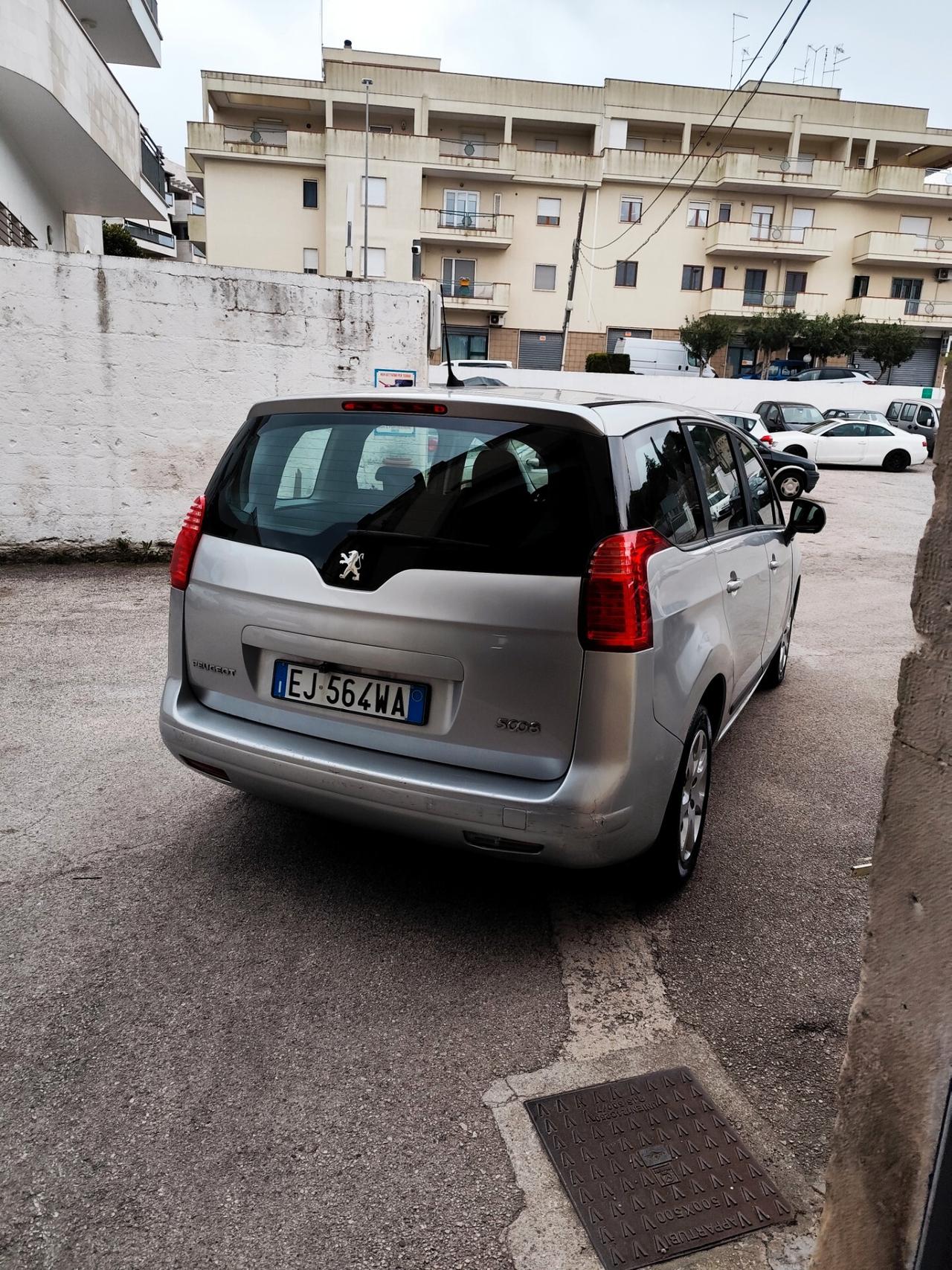 Peugeot 5008 1.6 HDi 112CV Family