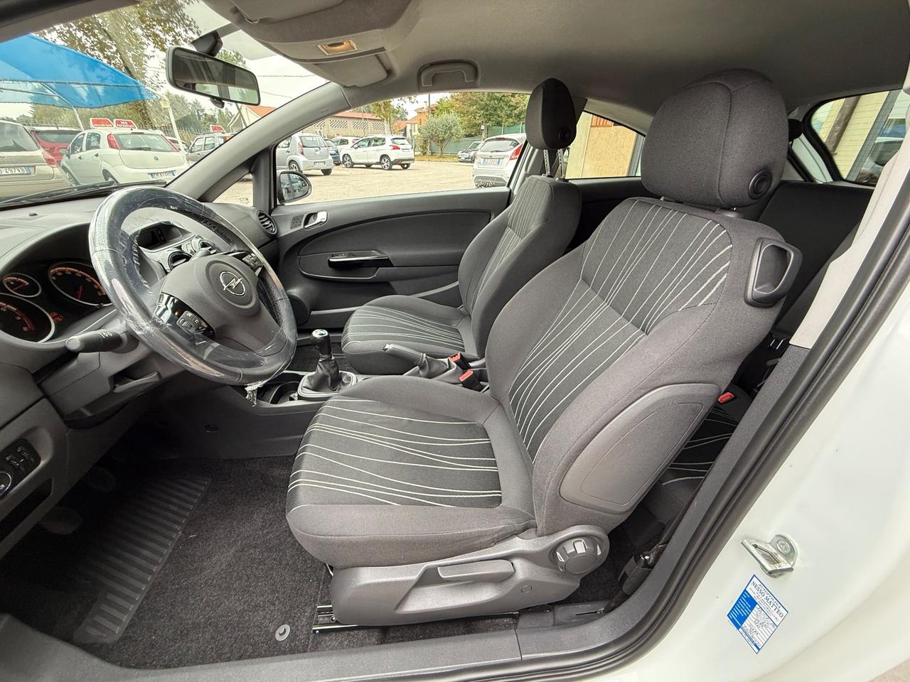Opel Corsa 1.2 3 porte - 77000KM