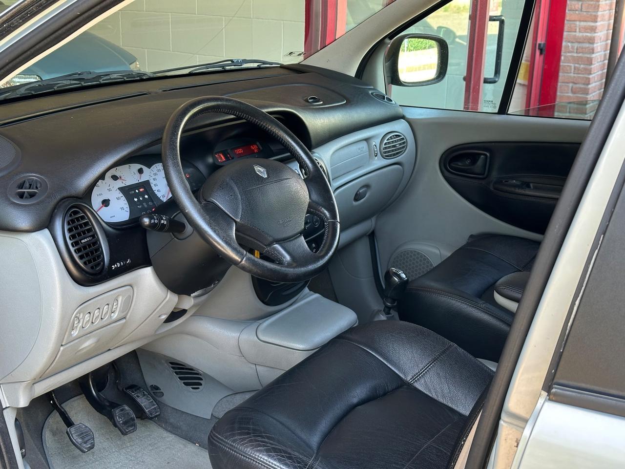 Renault Megane Scénic Evol. 1.9 dCi cat RX4 Salomon