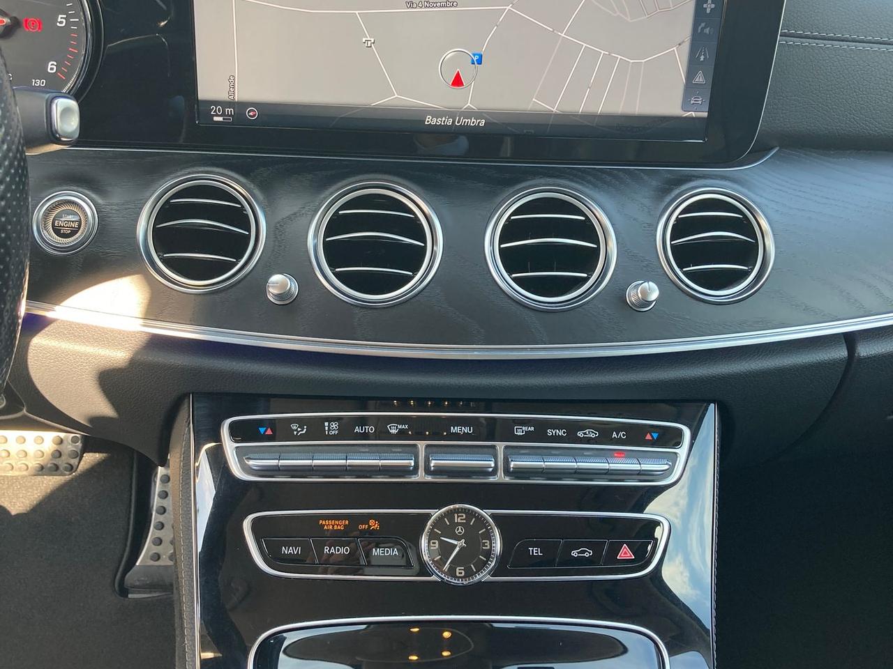 Mercedes-Benz E 220 E-Class E #6086