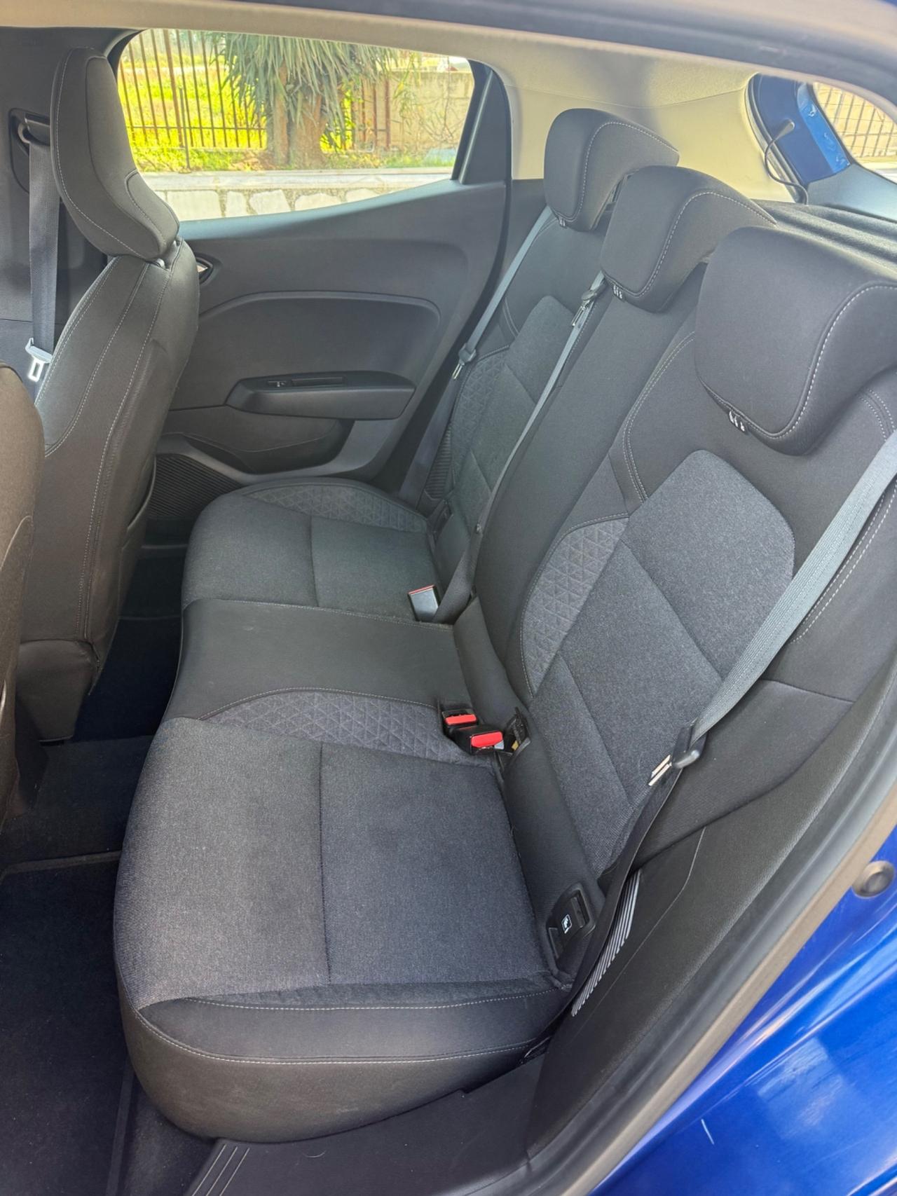 Renault Clio Full Hybrid E-Tech 140 CV 5 porte Initiale Paris