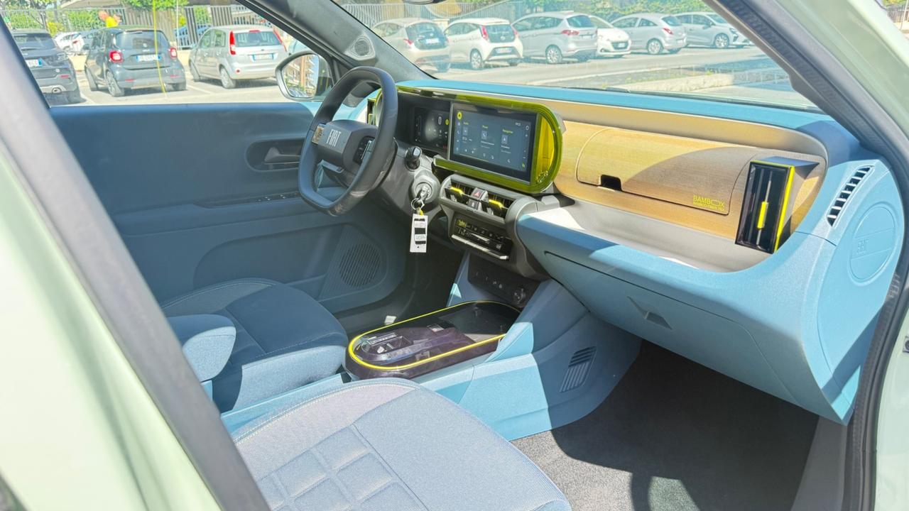 Fiat Grande Panda 1.2 Hybrid 110 CV S&S La Prima LED NAVI KAMERA PDC BLUETOOTH CERCHI 17