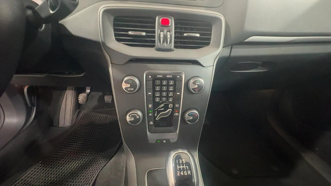Volvo V40 T2 Business Plus