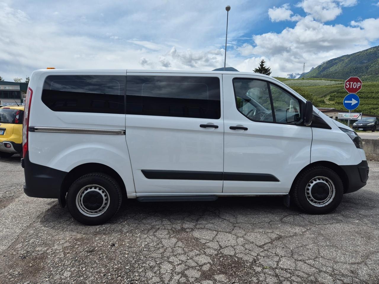 FORD TRANSIT 9 POSTI ''GANCIO TRAINO''