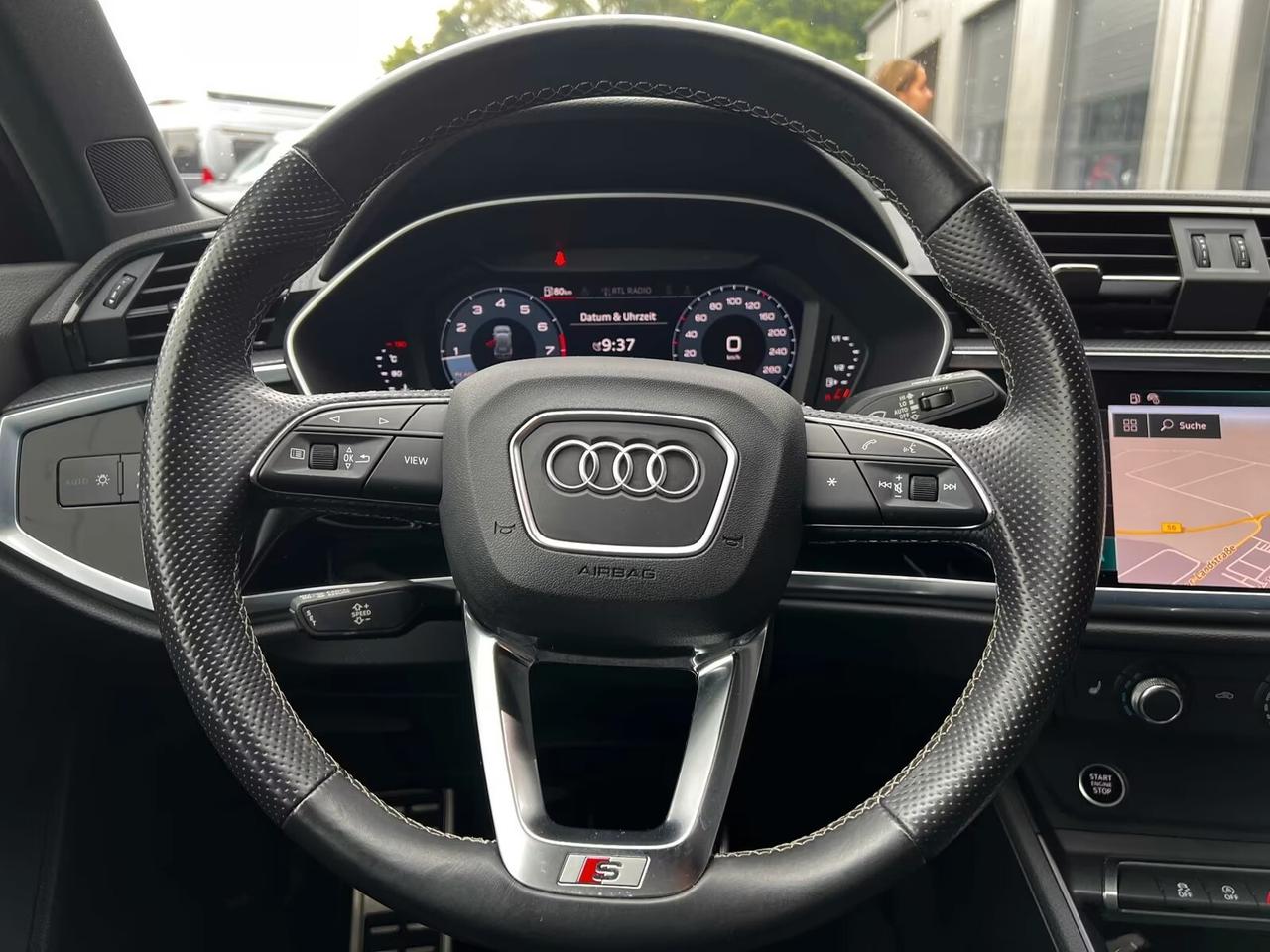 Audi Q3 35 TFSI S line edition