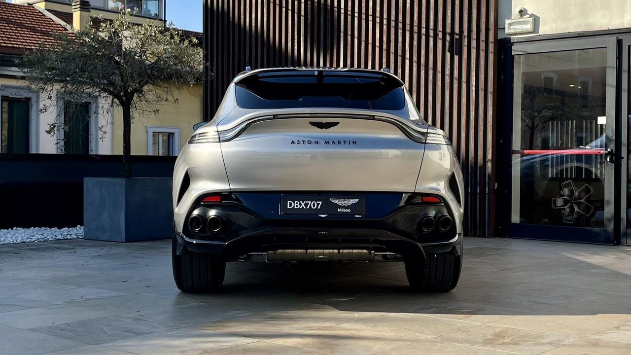 ASTON MARTIN DBX707 4.0