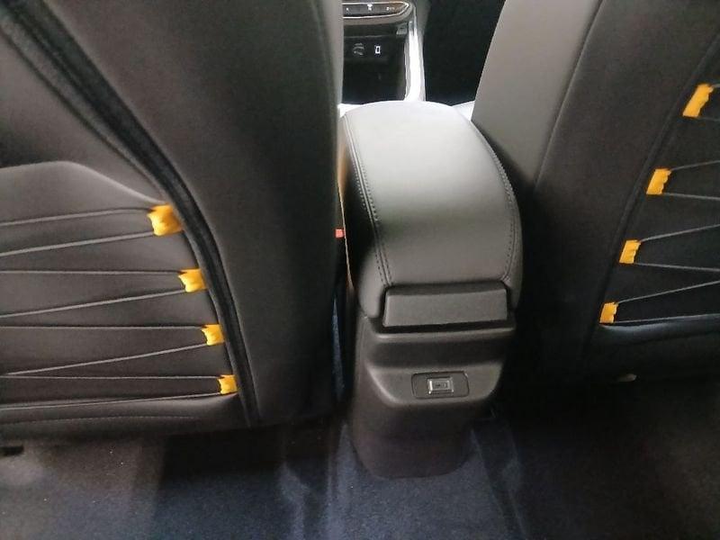 Jeep Avenger 1.2 turbo e-hybrid mhev The North Face 4xe 145cv edct6