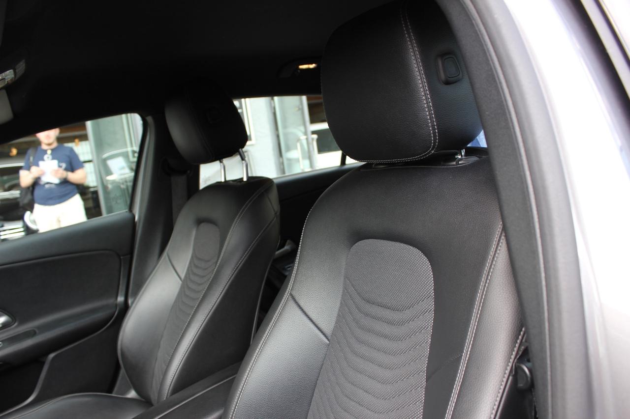 Mercedes-benz A 180 d Automatic Sport NAVY RETROCAMERA
