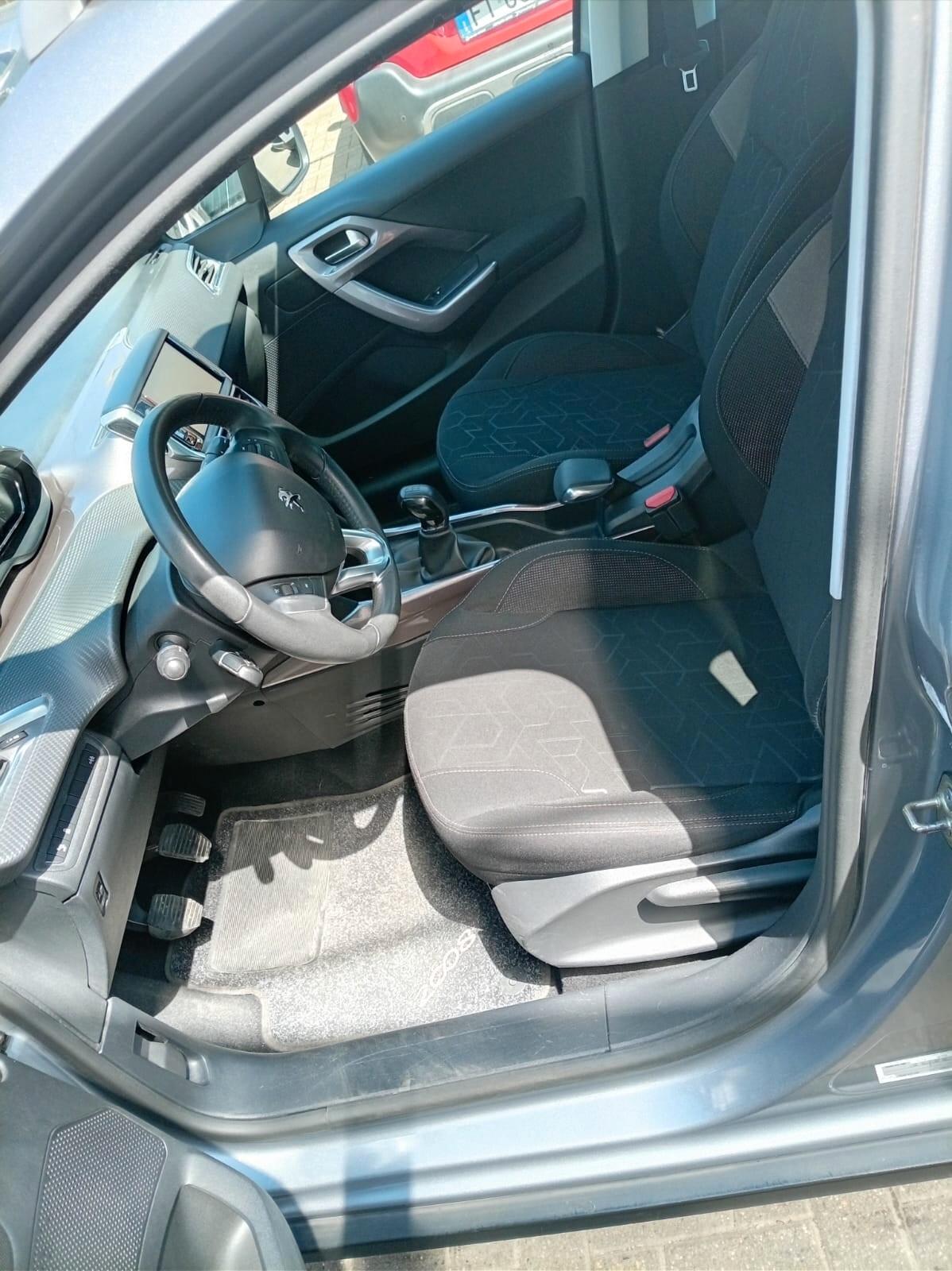 Peugeot 2008 1.2 VTi 82CV Allure
