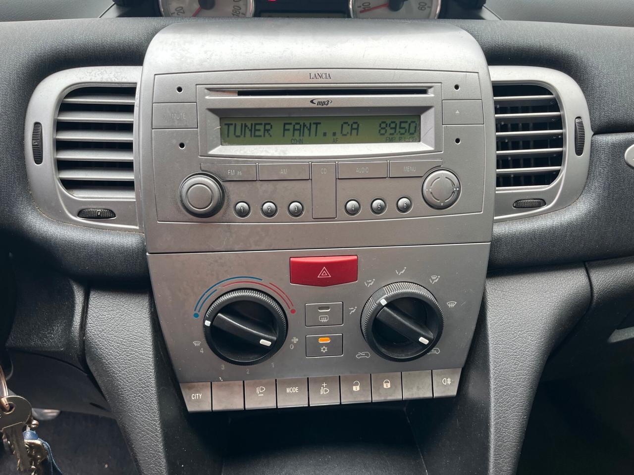 Lancia Ypsilon 1.4 Argento Ecochic GPL