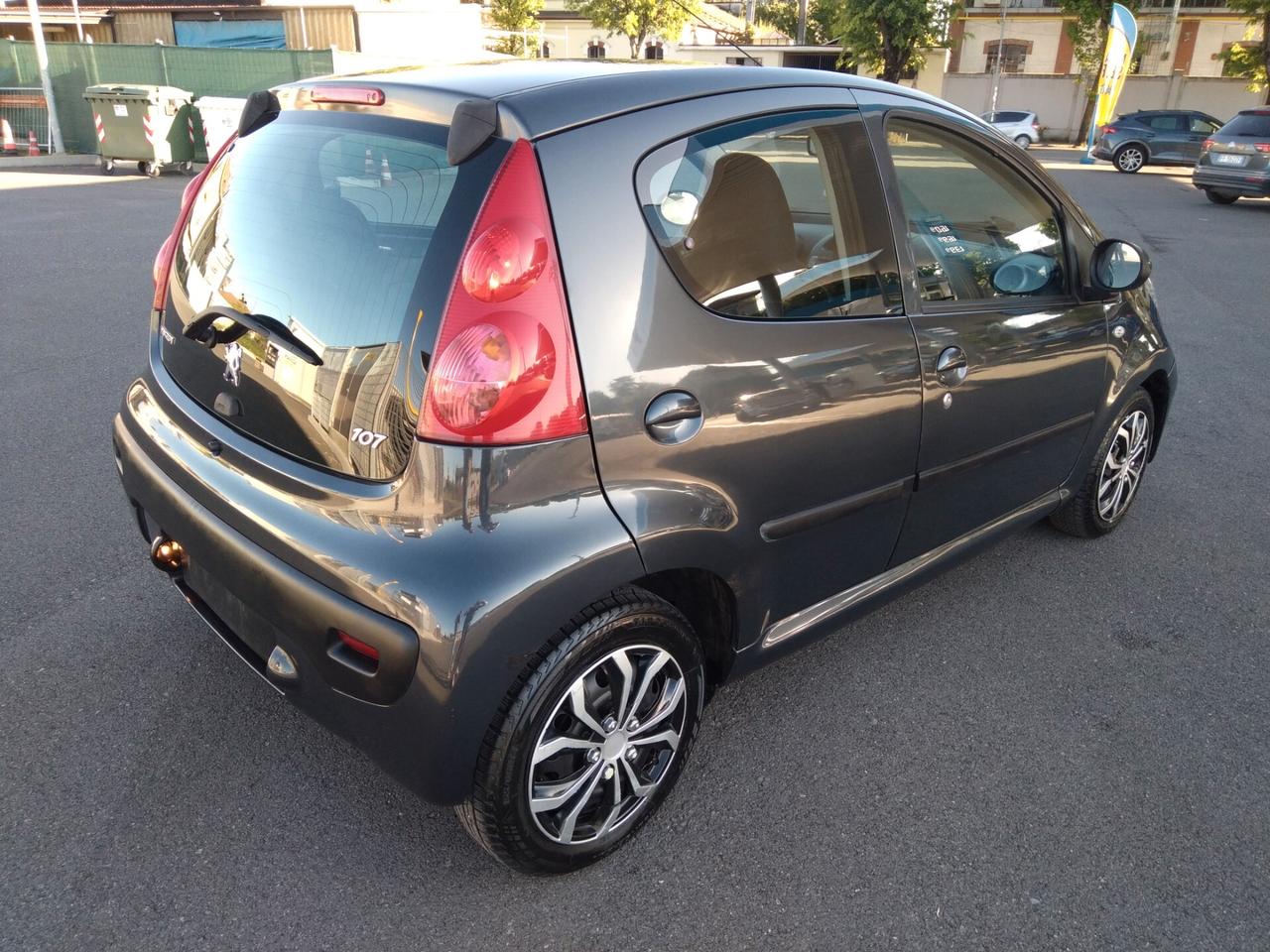 Peugeot 107 1.0 68CV 5p. Allure x neopatentati